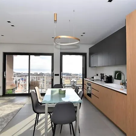 Apartament Alta Mare & Sea View- Cent Lux *